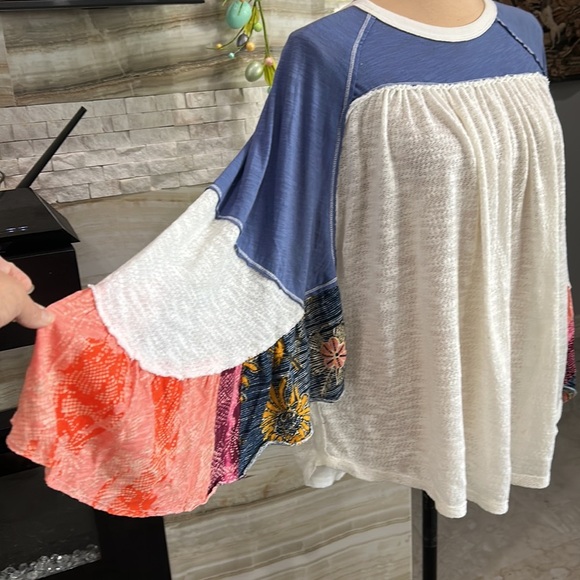 Free People “We The Free” Size small Friday Fever Pullover Top. (131) - Picture 4 of 7